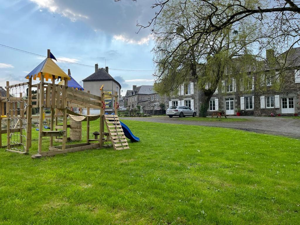 La Maison Des Amis En Normandie Pontfarcy Εξωτερικό φωτογραφία