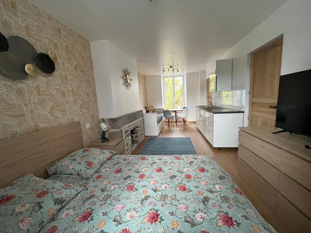 La Maison Des Amis En Normandie Pontfarcy Εξωτερικό φωτογραφία